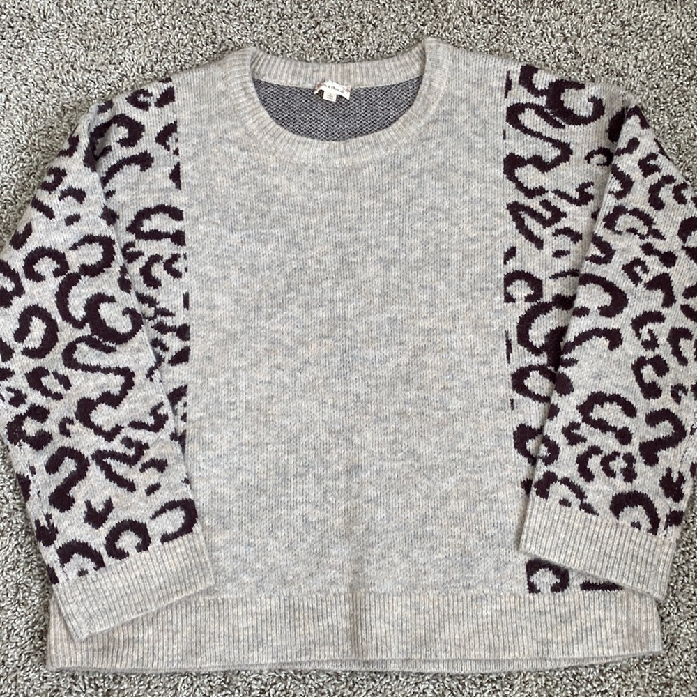 Super Cute Slouchy Boutique Leopard Print Sweater